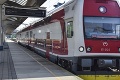 ZSSK obnovuje prevádzku 93 vlakových spojení s Českom: Kedy začnú premávať IC-čka?