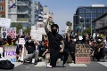 V USA pokračovali protesty: Washington na demonštrantov nasadil 20-tisíc členov Národnej gardy
