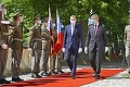 Premiér Matovič na prvej zahraničnej návšteve v Prahe: Dilema vo vládnom špeciáli a obavy o Zemana