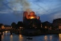 Rozruch okolo chrámu Notre-Dame: Obnovia vežu v modernom štýle? Macron reaguje