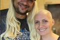 Parišková prišla kvôli rakovine o vlasy, zverejnila fotku: Ako teraz moderátorka vyzerá