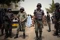 Dav zaútočil na väzenie a oslobodil odtiaľ väzňov! Protestujúci v Nigérii chcú skoncovať s policajnou brutalitou