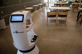 V juhokórejskej kaviarni pracuje robot: Pomáha udržiavať odstupy