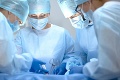 Pri náročnej operácii išlo o život: Lekári oddelili nezvyčajne zrastené siamské dvojčatá (2)