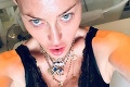 Škandál speváčky Madonny: Kvôli tomu, čo šírila o COVID-19, ju má v zuboch aj Annie Lennox