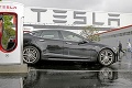 Trump podporuje znovuotvorenie továrne Tesla: Vyjadril sa tak aj napriek odporúčaniam ministerstva zdravotníctva