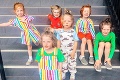 Po 6 deťoch porodila mladá mamička dvojičky, musela sa vynájsť: Parádne riešenie obliekania do pyžamiek
