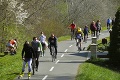 Jar vyhnala ľudí na prechádzku či na bicykel, ale... Hrozí vonku rýchla nákaza?