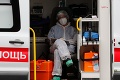 Koronavírus zasiahol celý svet: V Rusku prekročil počet obetí hrozivú hranicu