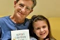 Herec Miro Noga v domácej karanténe: Ukázal malú dcérku, spolu čítajú knihy deťom