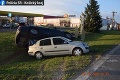 Kuriózna nehoda v Michalovciach: Auto pristálo na streche druhého, to ste ešte nevideli!