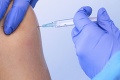Británia plánuje preočkovanie obyvateľstva na posilnenie účinnosti vakcín: Ľudia dostanú tretiu dávku