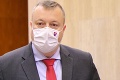 Minister Krajniak: Tento týždeň sa už očkovacie výjazdy v zariadeniach sociálnych služieb rozbehli