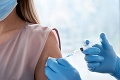 Tisíce ľudí šírili varovanie belgického vedca: Ďalší hoax o dôsledkoch očkovania