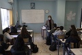 Grécko otvorilo stredné školy po 5 mesiacoch: Žiaci aj učitelia sa budú testovať dvakrát týždenne