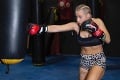 Boxerka premenila váženie na sexi predstavenie: V zápase však utrpela hrozivé zranenie