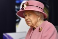 Kráľovná Alžbeta II. bola na verejnosti po 7 mesiacoch: Kde nechala rúško?
