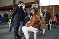 Francúzi sú rozčarovaní kvôli očkovaniu, Macron sľubuje: Od apríla meníme tempo