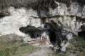 Unikát na strednom Slovensku: Prespať môžete v skalnom obydlí, má to blahodarné účinky