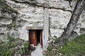 Unikát na strednom Slovensku: Prespať môžete v skalnom obydlí, má to blahodarné účinky