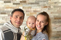Manželka českého herca ukázala 4-mesačného syna: Po reakcii cudzieho človeka bežala na políciu