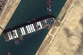 Koniec veľkej námornej zápchy: Suezským prieplavom už prechádzajú lode