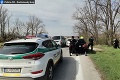 Polícia kontrolovala opatrenia: Vodič sa dal na útek, šialená scéna na poli