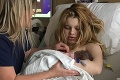 Blondínka otehotnela, keď mala len 13 rokov: Správa, ktorá jej po pôrode prišla, je čisté peklo