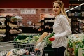 Potraviny sú lacnejšie, no ceny pôjdu hore: Koľko zaplatíme za veľkonočný nákup?