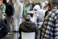 Revolučné samotesty úplne zadarmo: Viedeň ponúkne obyvateľom kloktacie testy na koronavírus