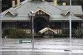 Obraz skazy! Ničivé záplavy v Austrálii majú prvú obeť: Muža našli uviaznutého v aute