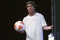 Ronaldinho sa vrhol na hudbu: V klipe si užíva párty a sporo odeté ženy