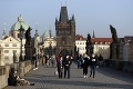 Ďalšie uvoľňovanie opatrení v Česku: Koniec rúškam v exteriéri? Vláda prezradila detaily