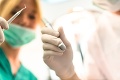 Univerzita Komenského bije na poplach: Študentom zubného lekárstva hrozí opakovanie semestra