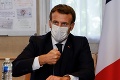 Nepríjemné slová z úst francúzskeho prezidenta: Ešte veľmi dlho budeme bojovať s koronavírusom