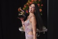 Módna polícia z Grammy: Speváčka s výstrihom až pod pupok, ktoré dámy to s outfitom vyhrali?