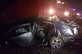 V Bratislave došlo na Hradskej ulici k nehode: Vlak sa zrazil s osobným automobilom