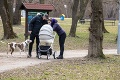 Známa tvár z televíznych obrazoviek už kočíkuje: Utajené bábätko jojkárskej hviezdy?!