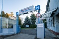 Nemocnica Zlaté Moravce má stále 12 pozitívne testovaných zamestnancov, platí zákaz návštev