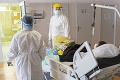 Ministerstvo zdravotníctva v Česku upravilo údaje o hospitalizovaných: Je to u nich ešte horšie, pribudol smutný rekord