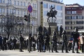 V Prahe sa konali dve demonštrácie proti opatreniam: Zasahovali ťažkoodenci