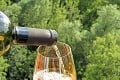 V Topoľčiankach oberali bobule na výnimočnú odrodu: Slamové víno sušíme na špagáte