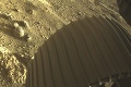 Vyzerá to viac ako dobre: Robotické vozidlo Perseverance sa prešlo po Marse