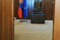 Predseda parlamentu sa opäť vyznamenal? Aha, čo urobili Štúrovej soche pred Kollárovou kanceláriou!