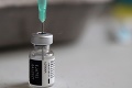 Boj s covidom: Prvá krajina na svete začala podávať vakcíny dodané iniciatívou COVAX