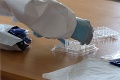 Na Slovensko príde 2,6 milióna antigénových testov: Bude plošný skríning aj v ďalších mestách?