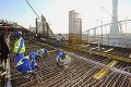 Robotníci pracujú v krutých podmienkach: Toto je drsná realita výstavby štadióna v Katare