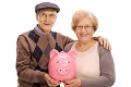 Dôchodcovia, pozor: Kde vám zbytočne utekajú peniaze? Tu sa dá ušetriť
