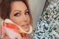 Úplne nahá pri vianočnom stromčeku: Misska Fabušová neprestáva po nehode s Kollárom šokovať
