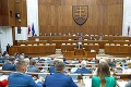 Koronavírus zúri medzi poslancami: Má slovenský parlament núdzový plán?